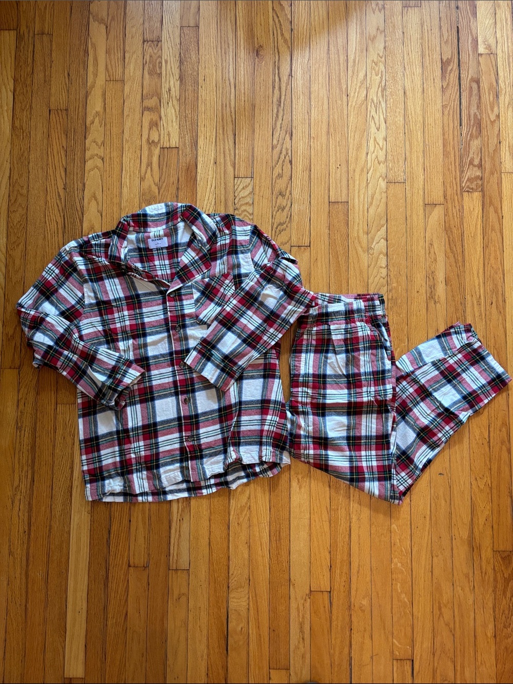 Men’s Old Navy Red, White & Black Plaid Christmas Pajama Set size XL